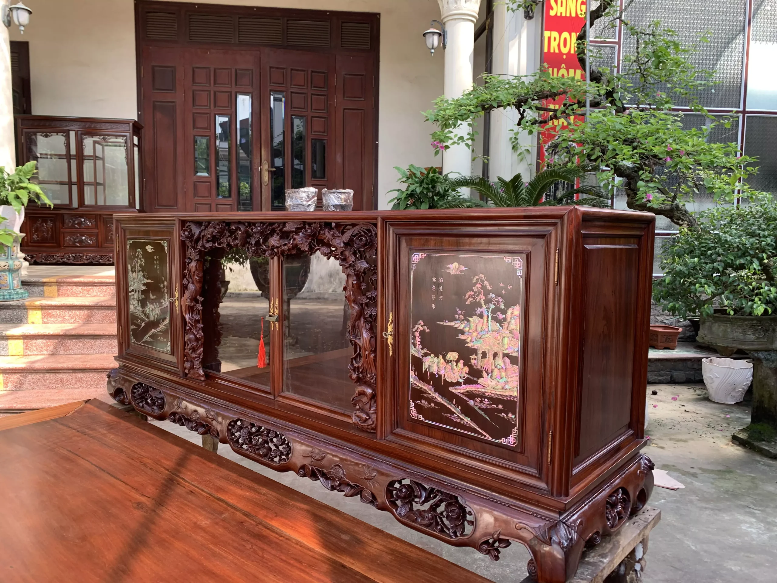 Tủ chè khảm ốc Mẫu T-01