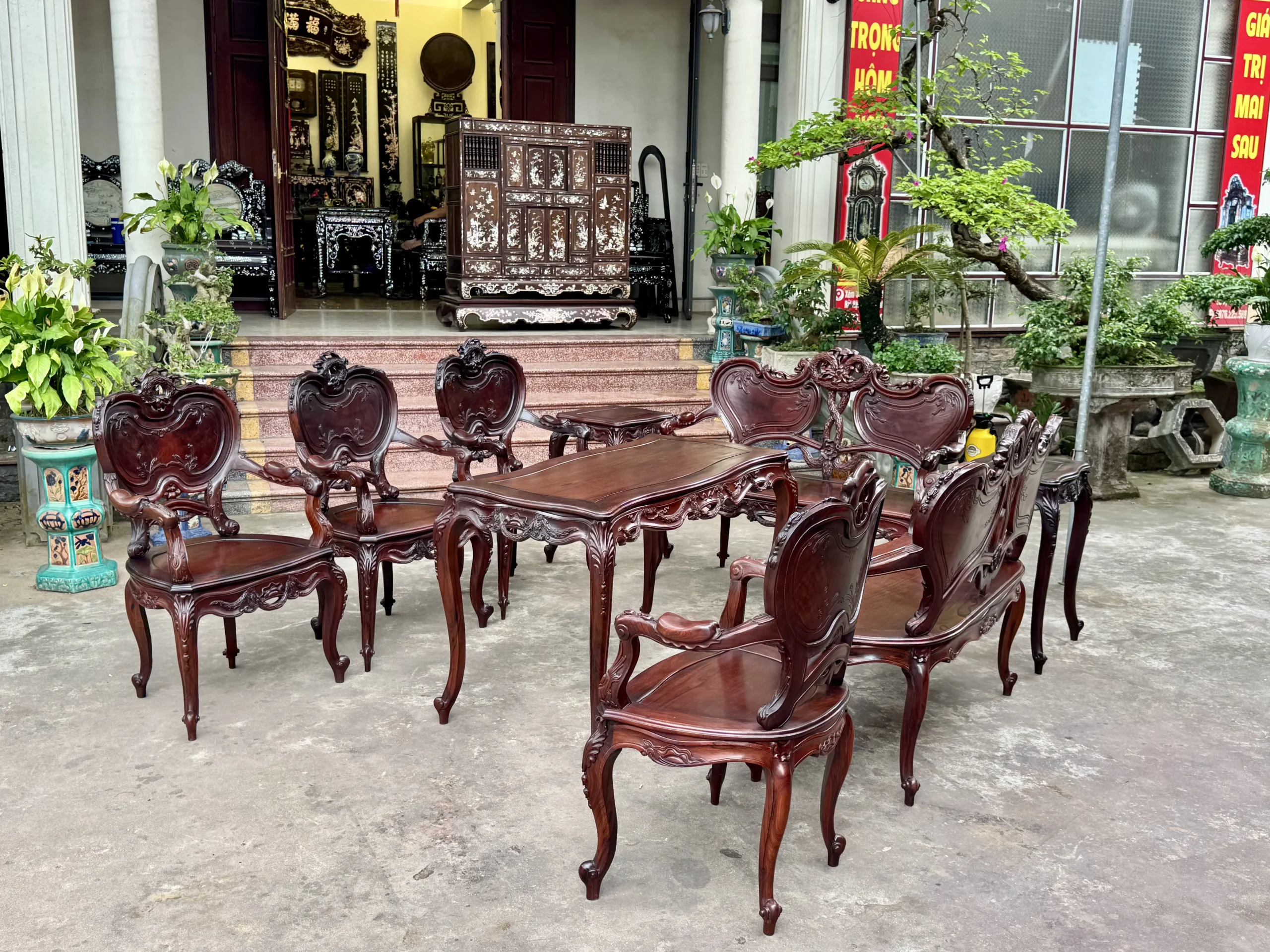 Bộ bàn ghế Luis gỗ Cẩm mẫu 1